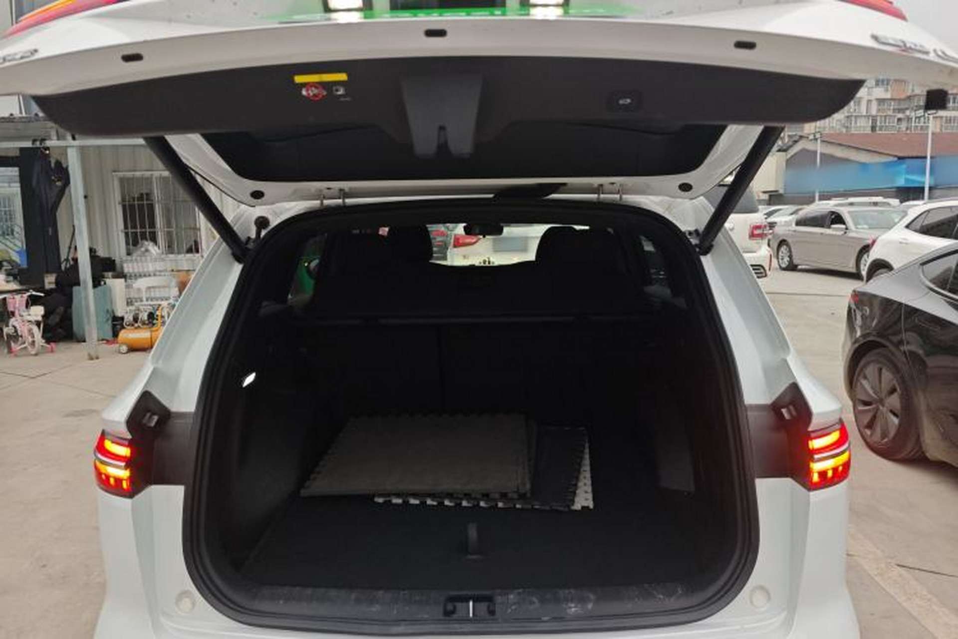 Used Geely Auto Monjaro L 2021 2.0TD High-Power Automatic All-Wheel Drive Luxury Version Trunk