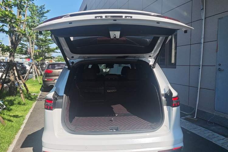 Used Geely Auto Monjaro L 2021 2.0TD DCT EVO Two-Wheel Drive Prestige Version Trunk