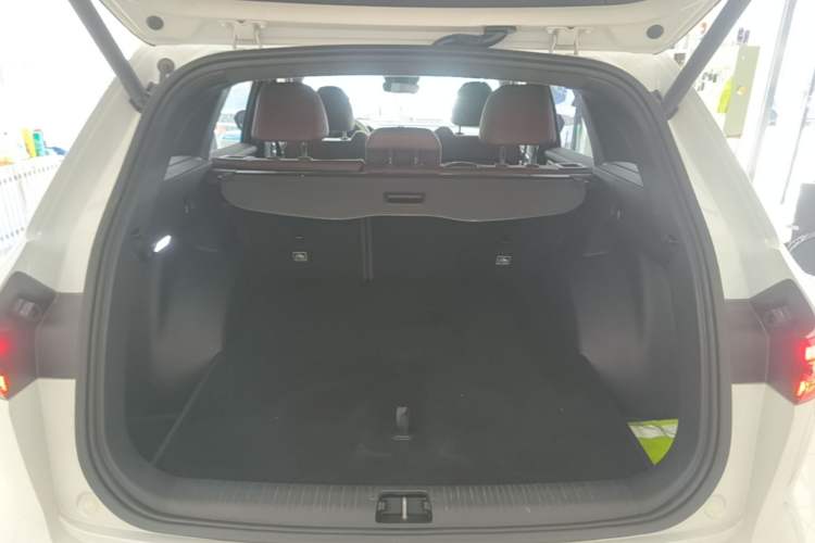 Used Geely Auto Monjaro L 2021 2.0TD DCT EVO Two-Wheel Drive Prestige Version Trunk