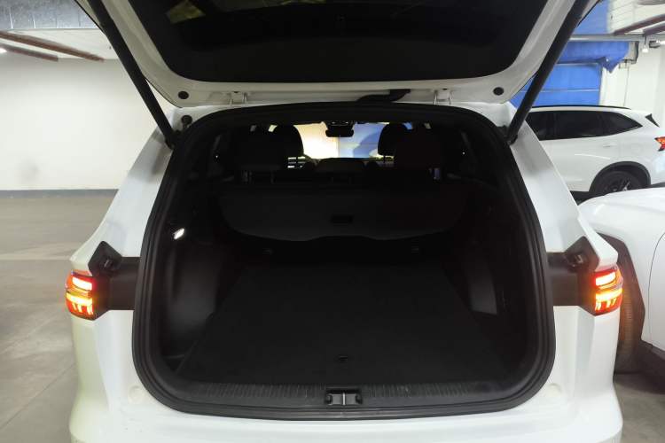 Used Geely Auto Monjaro L 2021 2.0TD DCT EVO Two-Wheel Drive Smart Luxury Version Trunk