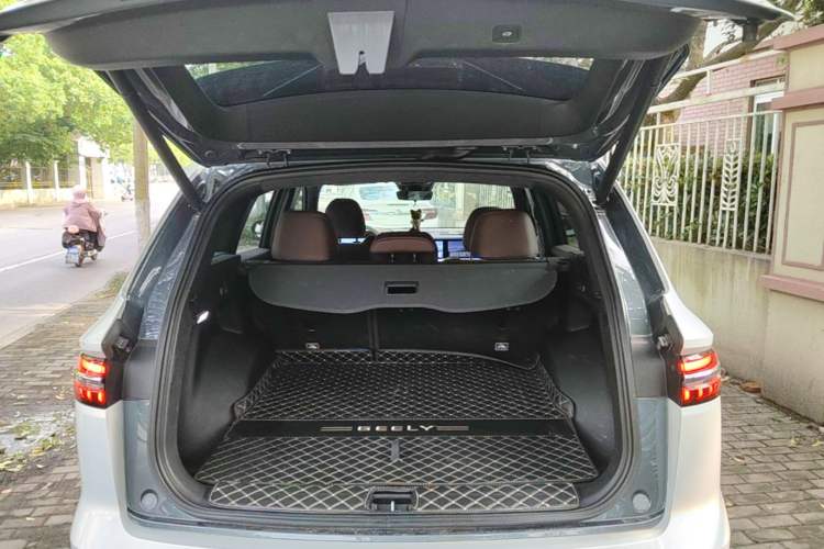 Used Geely Auto Monjaro L 2021 2.0TD DCT EVO Two-Wheel Drive Prestige Version Trunk