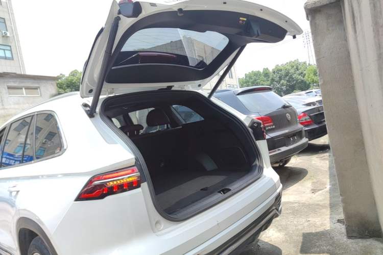 Used Geely Auto Monjaro L 2021 2.0TD High-Power Automatic All-Wheel Drive Luxury Version Trunk