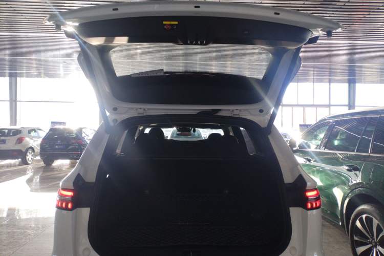 Used Geely Auto Monjaro L 2021 2.0TD High-Power Automatic All-Wheel Drive Luxury Version Trunk