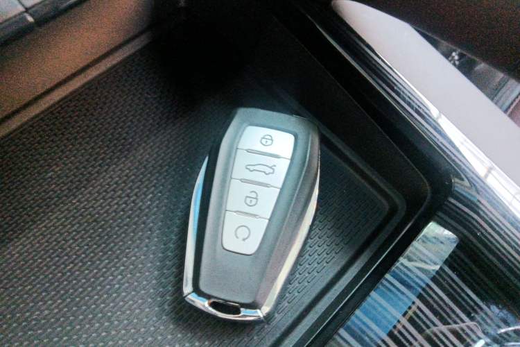 Used Geely Auto Monjaro L 2021 2.0TD DCT EVO Two-Wheel Drive Prestige Version Vehicle Key