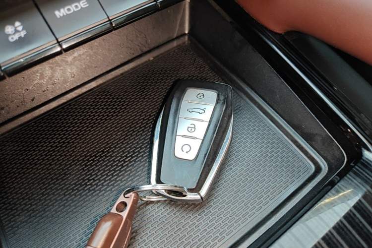 Used Geely Auto Monjaro L 2021 2.0TD DCT EVO Two-Wheel Drive Prestige Version Vehicle Key