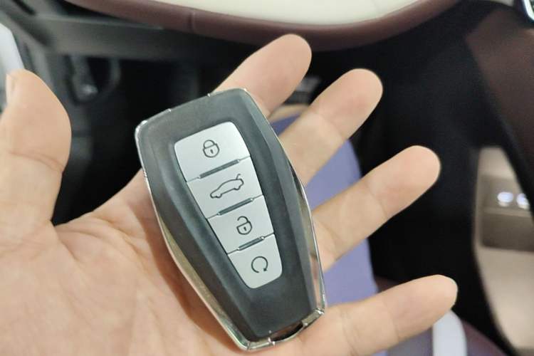 Used Geely Auto Monjaro L 2021 2.0TD DCT EVO Two-Wheel Drive Prestige Version Vehicle Key