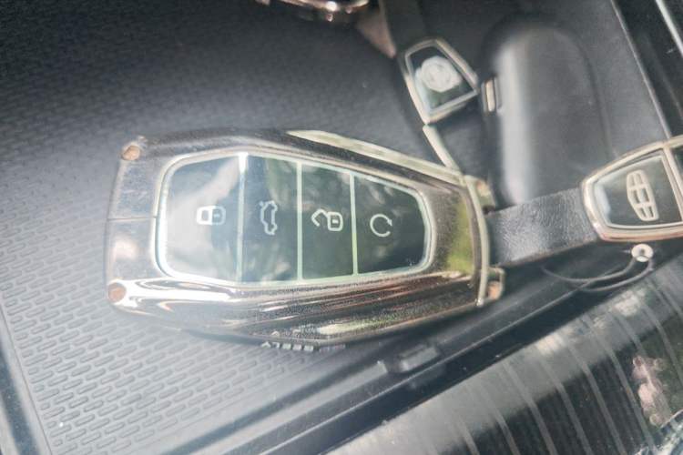 Used Geely Auto Monjaro L 2021 2.0TD DCT EVO Two-Wheel Drive Prestige Version Vehicle Key