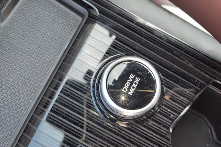 Used Geely Auto Monjaro L 2021 2.0TD DCT EVO Two-Wheel Drive Smart Luxury Version Vehicle Key