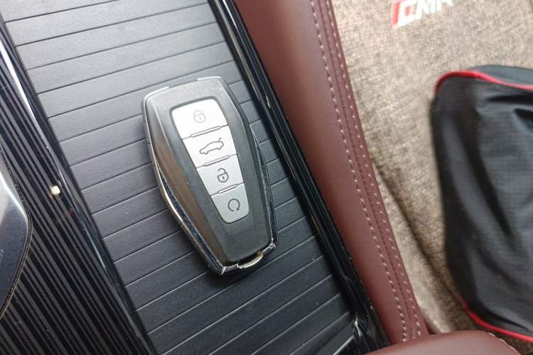 Used Geely Auto Monjaro L 2021 2.0TD High-Power Automatic All-Wheel Drive Luxury Version Vehicle Key