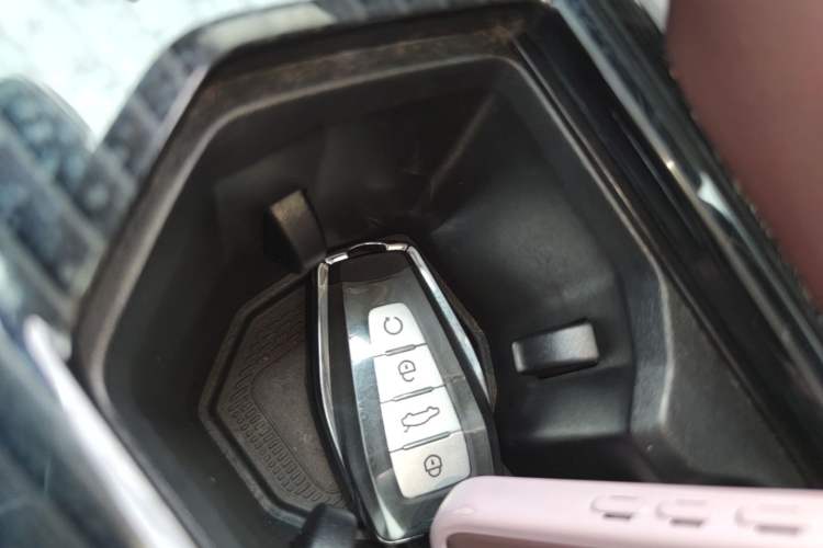 Used Geely Auto Monjaro L 2021 2.0TD High-Power Automatic All-Wheel Drive Luxury Version Vehicle Key