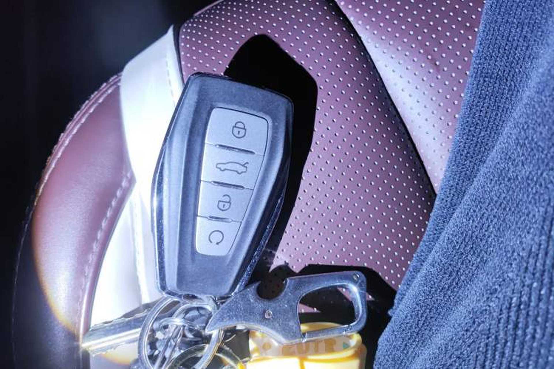 Used Geely Auto Monjaro L 2021 2.0TD DCT EVO Two-Wheel Drive Smart Luxury Version Vehicle Key