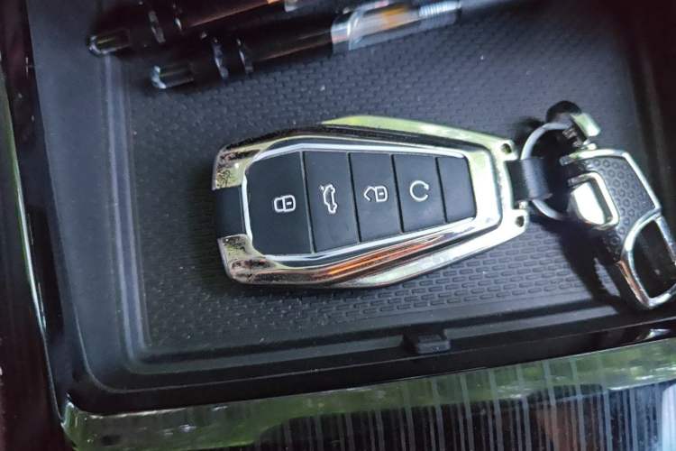 Used Geely Auto Monjaro L 2021 2.0TD DCT EVO Two-Wheel Drive Prestige Version Vehicle Key