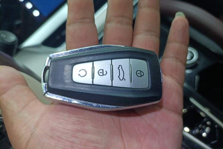 Used Geely Auto Monjaro L 2021 2.0TD DCT EVO Two-Wheel Drive Smart Luxury Version Vehicle Key