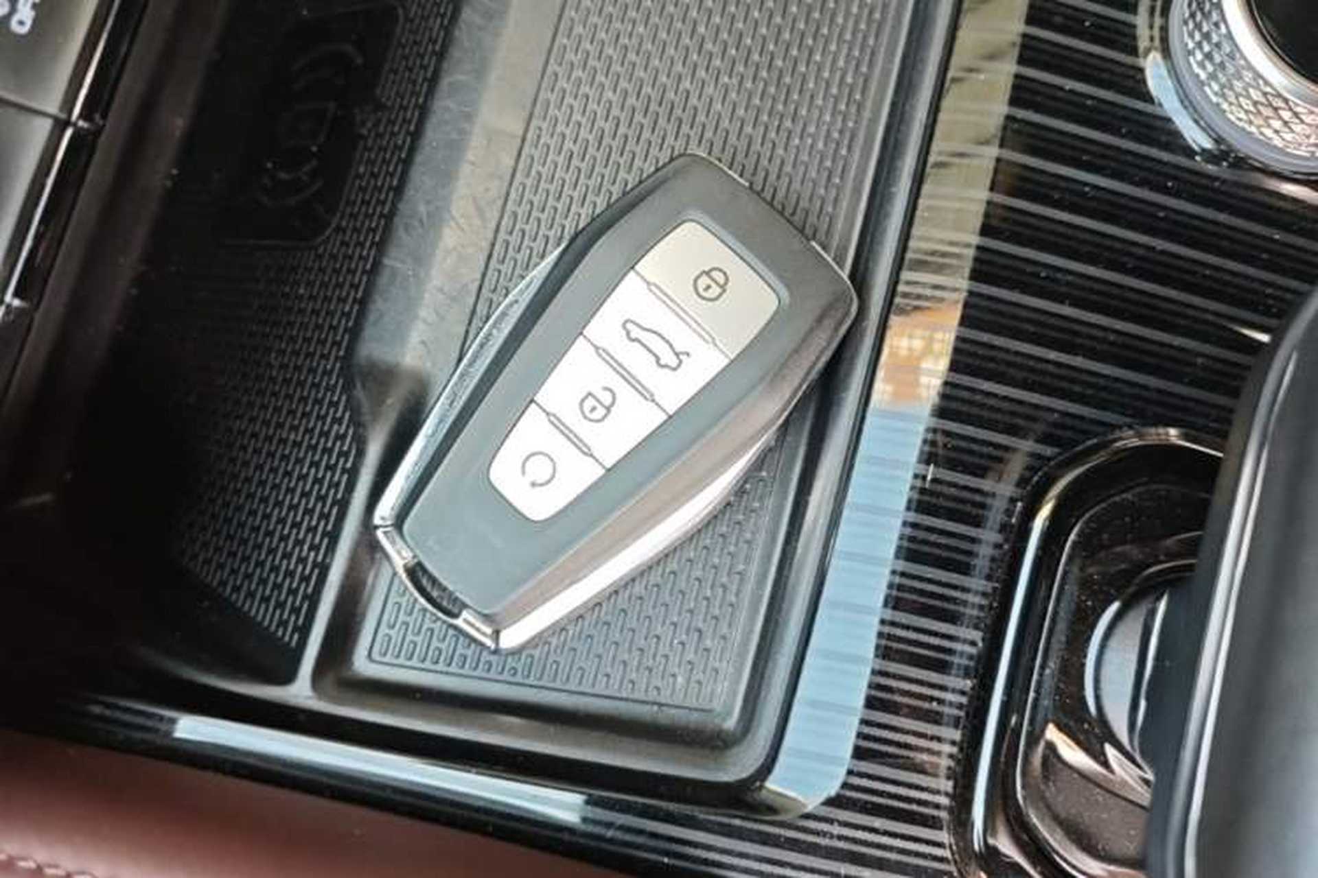 Used Geely Auto Monjaro L 2021 2.0TD DCT EVO Two-Wheel Drive Smart Luxury Version Vehicle Key