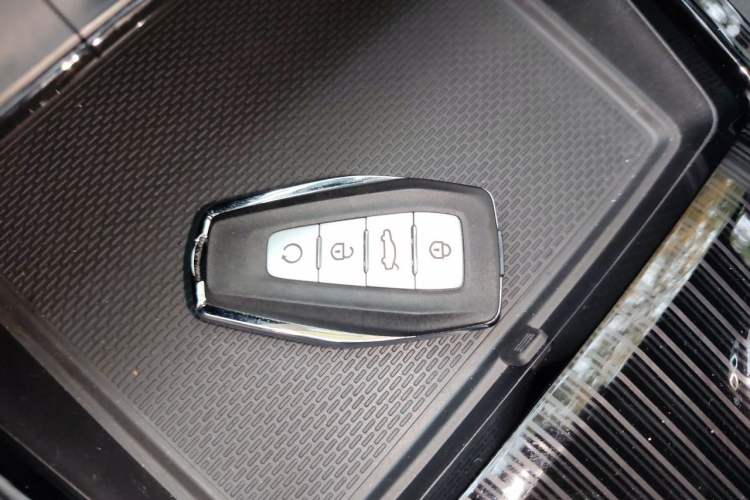 Used Geely Auto Monjaro L 2021 2.0TD DCT EVO Two-Wheel Drive Prestige Version Vehicle Key