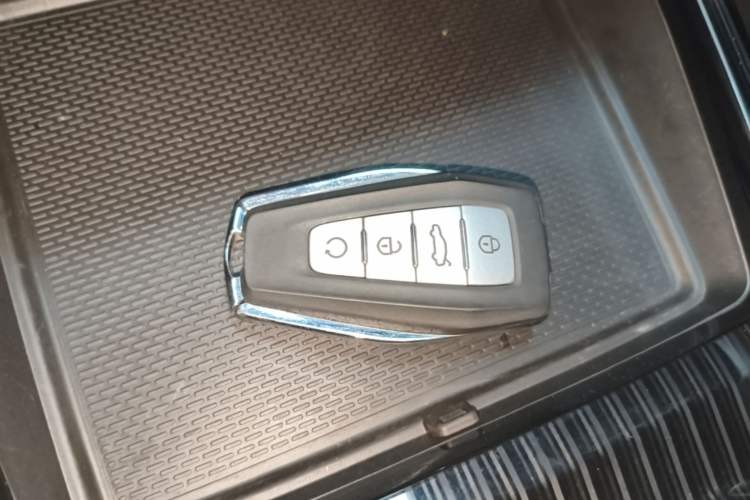 Used Geely Auto Monjaro L 2021 2.0TD DCT EVO Two-Wheel Drive Prestige Version Vehicle Key