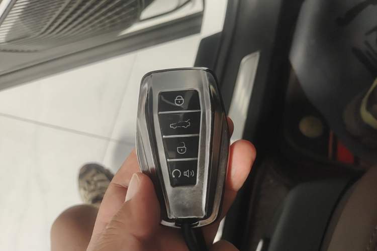 Used Geely Auto Monjaro L 2021 2.0TD DCT EVO Two-Wheel Drive Prestige Version Vehicle Key
