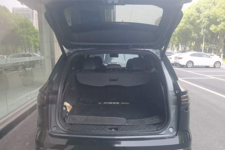 Used Geely Auto Monjaro L 2022 1.5T Leishen Hi·F Plug-in Hybrid Super Xun Trunk