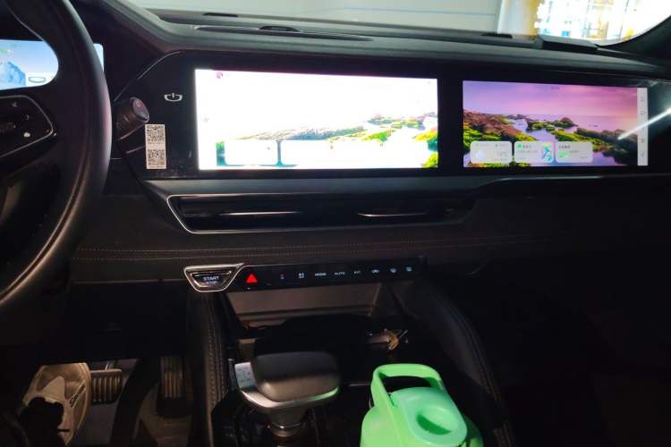 Used Geely Auto Monjaro L 2022 1.5T Thunder Hi·F Plug-in Hybrid Super Rui Audio And AC Panel