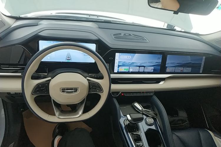 Used Geely Auto Monjaro L 2022 1.5T Leishen Hi·F Plug-in Hybrid Super Xun Center Console