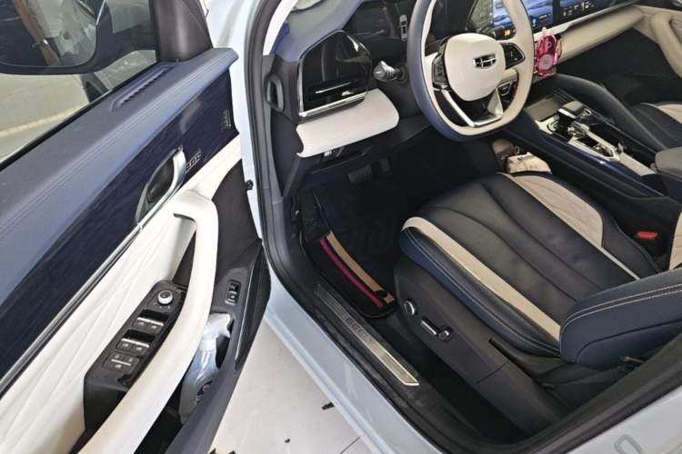 Used Geely Auto Monjaro L 2022 1.5T Leishen Hi·F Plug-in Hybrid Super Xun Driver Seat