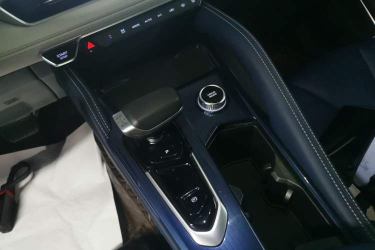 Used Geely Auto Monjaro L 2022 1.5T Thunder Hi·F Plug-in Hybrid Super Rui Gear Lever