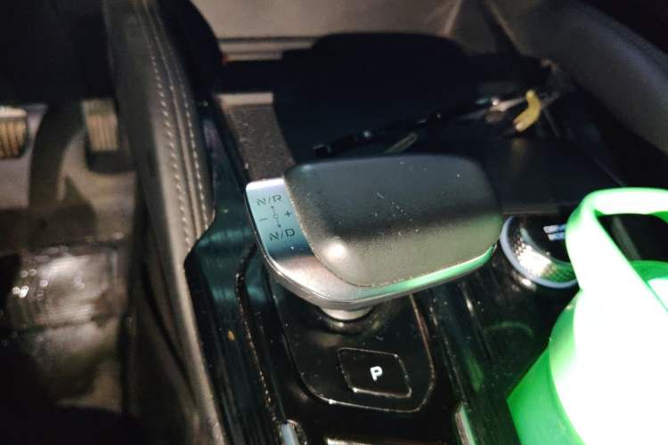 Used Geely Auto Monjaro L 2022 1.5T Thunder Hi·F Plug-in Hybrid Super Rui Gear Lever