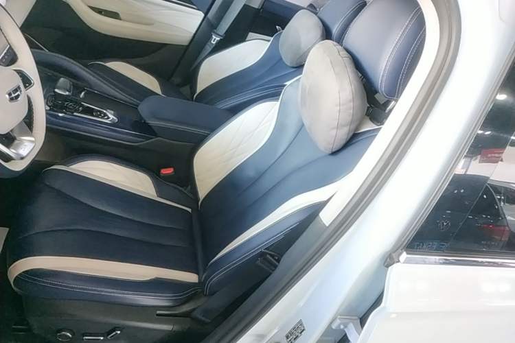 Used Geely Auto Monjaro L 2022 1.5T Leishen Hi·F Plug-in Hybrid Super Xun Left Front Seat