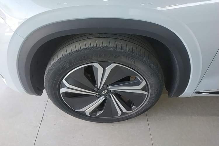 Used Geely Auto Monjaro L 2022 1.5T Leishen Hi·F Plug-in Hybrid Super Xun Left Front Wheel Hub