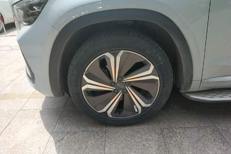 Used Geely Auto Monjaro L 2022 1.5T Leishen Hi·F Plug-in Hybrid Super Xun Left Front Wheel Hub