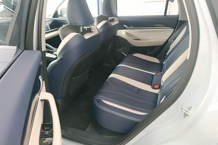 Used Geely Auto Monjaro L 2022 1.5T Leishen Hi·F Plug-in Hybrid Super Xun Left Rear Seat