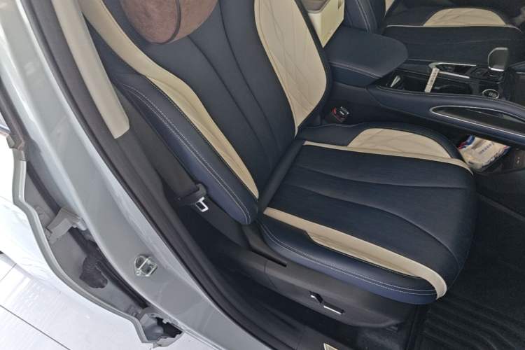 Used Geely Auto Monjaro L 2022 1.5T Leishen Hi·F Plug-in Hybrid Super Xun Right Front Seat