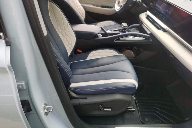 Used Geely Auto Monjaro L 2022 1.5T Thunder Hi·F Plug-in Hybrid Super Rui Right Front Seat