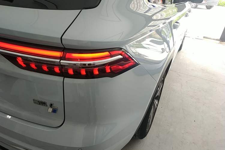 Used Geely Auto Monjaro L 2022 1.5T Leishen Hi·F Plug-in Hybrid Super Xun Right Rear Taillight
