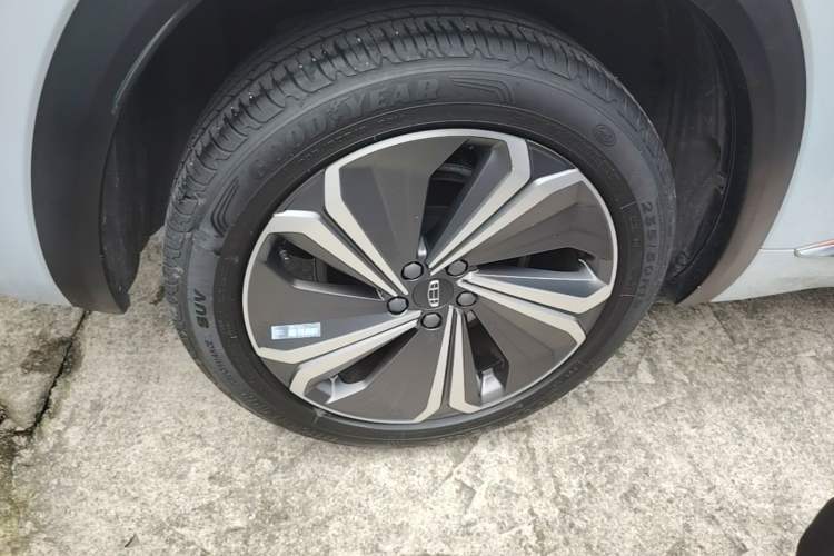 Used Geely Auto Monjaro L 2022 1.5T Thunder Hi·F Plug-in Hybrid Super Rui Right Rear Wheel Hub