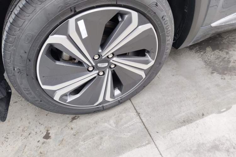 Used Geely Auto Monjaro L 2022 1.5T Thunder Hi·F Plug-in Hybrid Super Rui Right Rear Wheel Hub