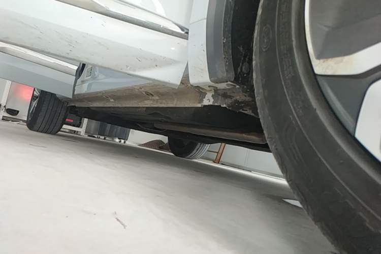 Used Geely Auto Monjaro L 2022 1.5T Leishen Hi·F Plug-in Hybrid Super Xun Right Side Sill