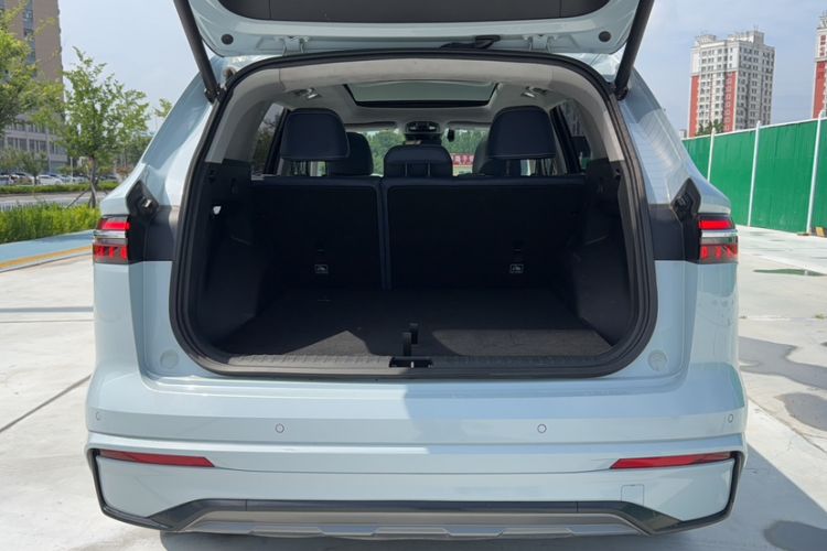 Used Geely Auto Monjaro L 2022 1.5T Leishen Hi·F Plug-in Hybrid Super Xun Trunk