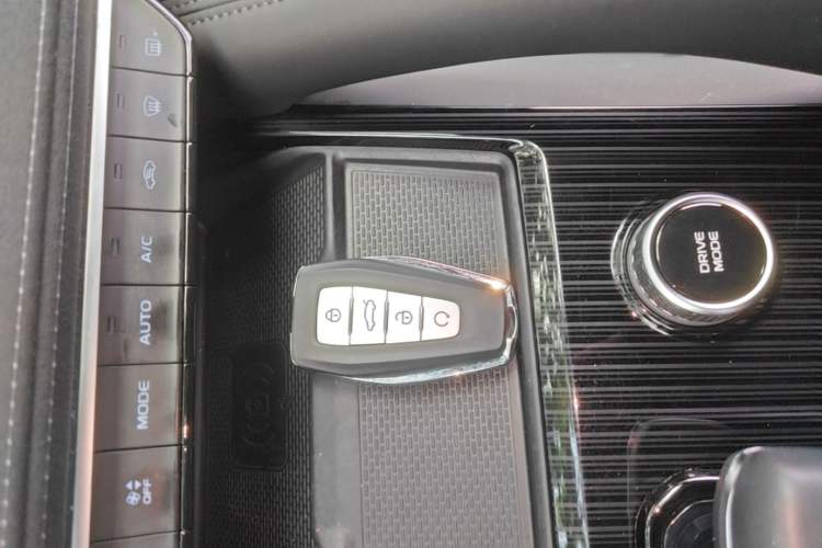 Used Geely Auto Monjaro L 2022 1.5T Thunder Hi·F Plug-in Hybrid Super Rui Vehicle Key