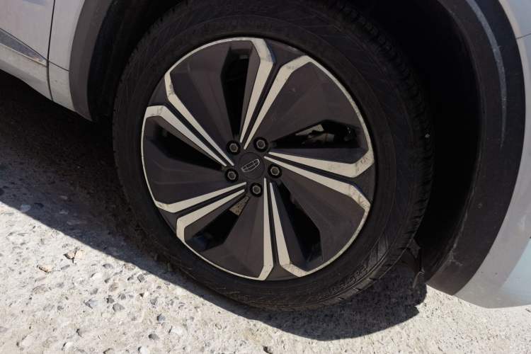 Used Geely Auto Monjaro L 2022 1.5T Thunder Hi·F Plug-in Hybrid Super Rui Right Front Wheel Hub