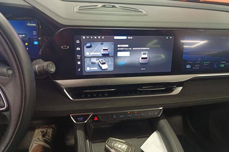Used Geely Auto Monjaro L 2022 1.5T Thunder Hi·F Plug-in Hybrid Super Rui Audio And AC Panel