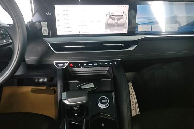 Used Geely Auto Monjaro L 2022 1.5T Thunder Hi·F Plug-in Hybrid Super Rui Audio And AC Panel