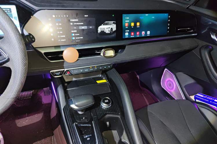 Used Geely Auto Monjaro L 2022 1.5T Thunder Hi·F Plug-in Hybrid Super Rui Audio And AC Panel