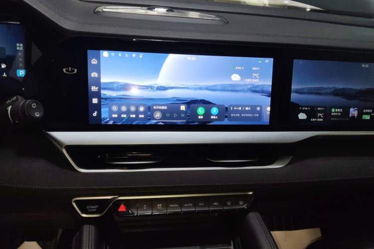 Used Geely Auto Monjaro L 2022 1.5T Thunder Hi·F Plug-in Hybrid Super Rui Audio And AC Panel