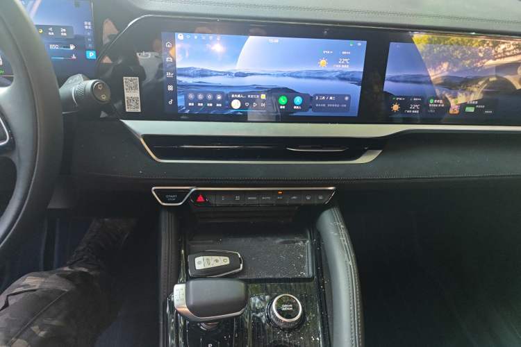 Used Geely Auto Monjaro L 2022 1.5T Thunder Hi·F Plug-in Hybrid Super Rui Audio And AC Panel