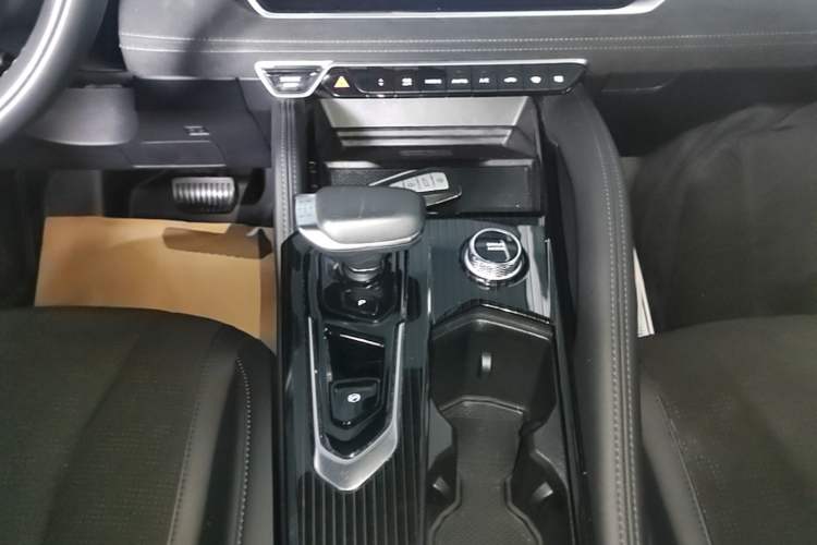 Used Geely Auto Monjaro L 2022 1.5T Thunder Hi·F Plug-in Hybrid Super Rui Gear Lever