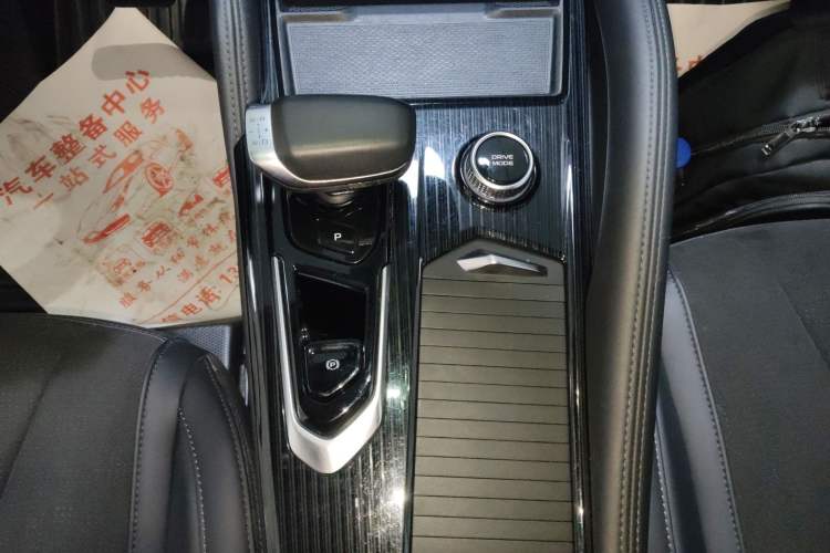 Used Geely Auto Monjaro L 2022 1.5T Thunder Hi·F Plug-in Hybrid Super Rui Gear Lever