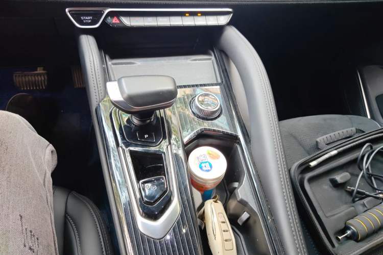 Used Geely Auto Monjaro L 2022 1.5T Thunder Hi·F Plug-in Hybrid Super Rui Gear Lever