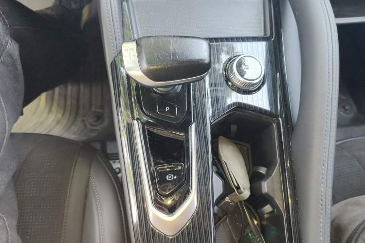 Used Geely Auto Monjaro L 2022 1.5T Thunder Hi·F Plug-in Hybrid Super Rui Gear Lever