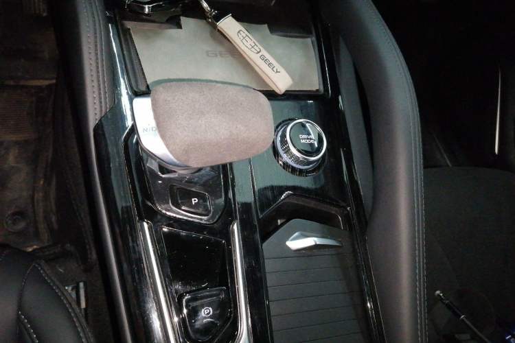 Used Geely Auto Monjaro L 2022 1.5T Thunder Hi·F Plug-in Hybrid Super Rui Gear Lever